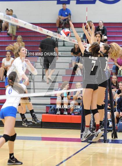 Thumbnail 2 in Dana Hills vs. San Clemente (OC Varsity Classic) photogallery.