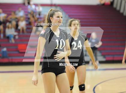 Thumbnail 3 in Dana Hills vs. San Clemente (OC Varsity Classic) photogallery.
