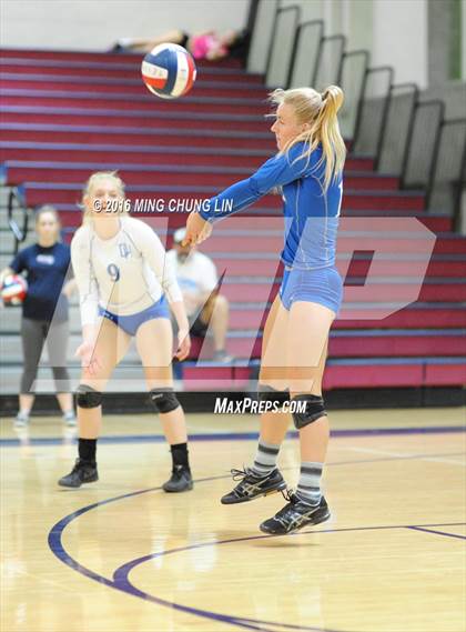 Thumbnail 2 in Dana Hills vs. San Clemente (OC Varsity Classic) photogallery.