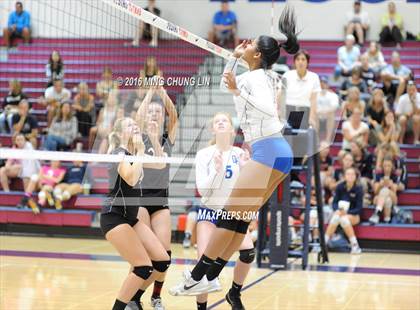 Thumbnail 3 in Dana Hills vs. San Clemente (OC Varsity Classic) photogallery.