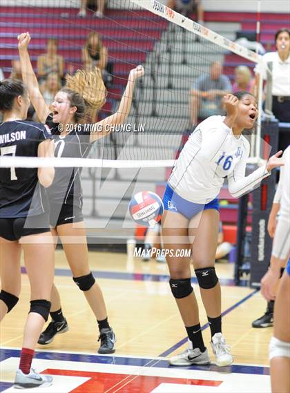 Thumbnail 1 in Dana Hills vs. San Clemente (OC Varsity Classic) photogallery.