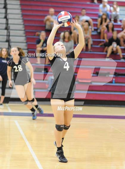 Thumbnail 3 in Dana Hills vs. San Clemente (OC Varsity Classic) photogallery.