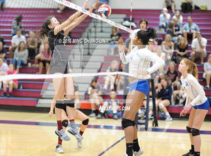 Thumbnail 3 in Dana Hills vs. San Clemente (OC Varsity Classic) photogallery.