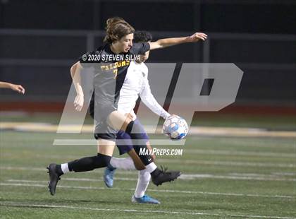 Thumbnail 3 in Del Norte vs. Torrey Pines (CIF SDS Open Division Final) photogallery.