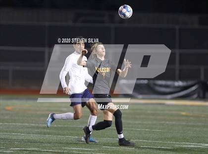 Thumbnail 2 in Del Norte vs. Torrey Pines (CIF SDS Open Division Final) photogallery.