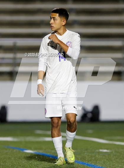 Thumbnail 3 in Glenn @ La Habra photogallery.