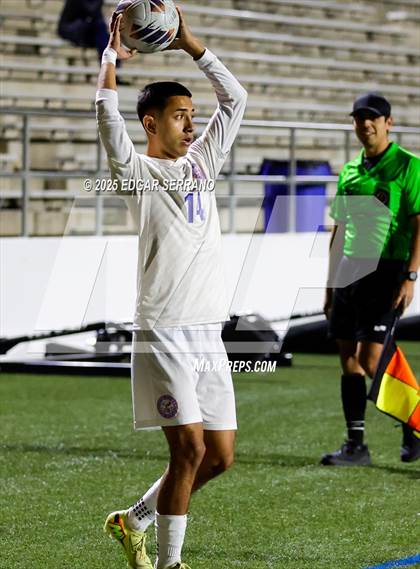 Thumbnail 2 in Glenn @ La Habra photogallery.