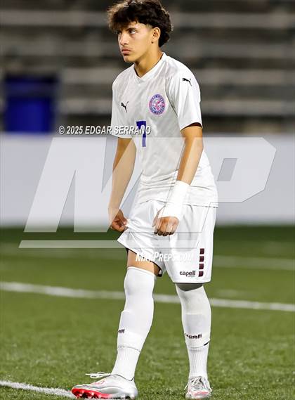 Thumbnail 3 in Glenn @ La Habra photogallery.