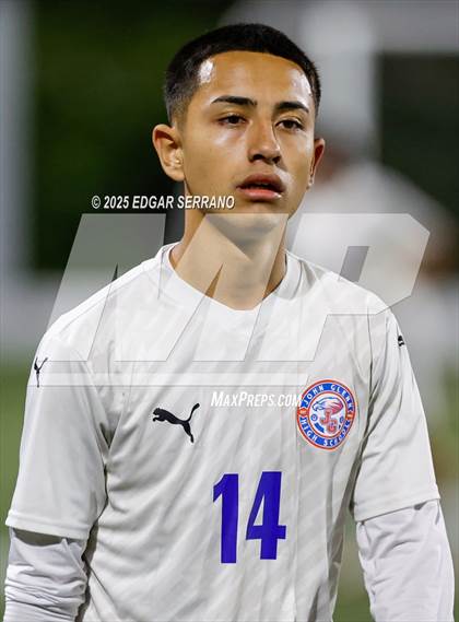 Thumbnail 3 in Glenn @ La Habra photogallery.