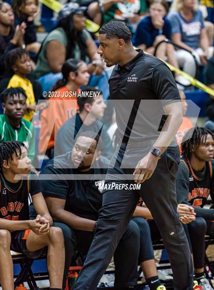 Thumbnail 3 in Carver Collegiate Academy @ Archbishop Hannan (LHSAA Division II Select Round 3) photogallery.