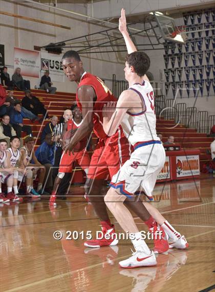 Thumbnail 2 in Cathedral Catholic vs. St. Ignatius (Fr. Barry Christmas Classic) photogallery.