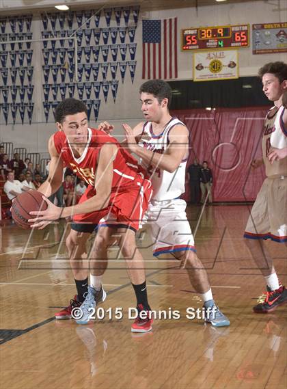 Thumbnail 2 in Cathedral Catholic vs. St. Ignatius (Fr. Barry Christmas Classic) photogallery.