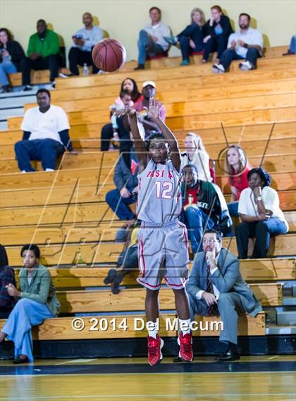 Thumbnail 1 in East Bay @ Newsome photogallery.