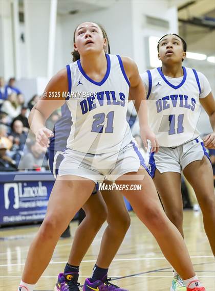 Thumbnail 2 in Principia vs Quincy (Sophie Cunningham Classic) photogallery.