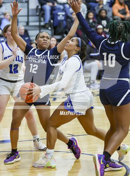 Thumbnail 1 in Principia vs Quincy (Sophie Cunningham Classic) photogallery.