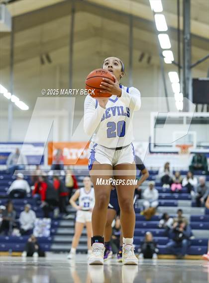 Thumbnail 2 in Principia vs Quincy (Sophie Cunningham Classic) photogallery.