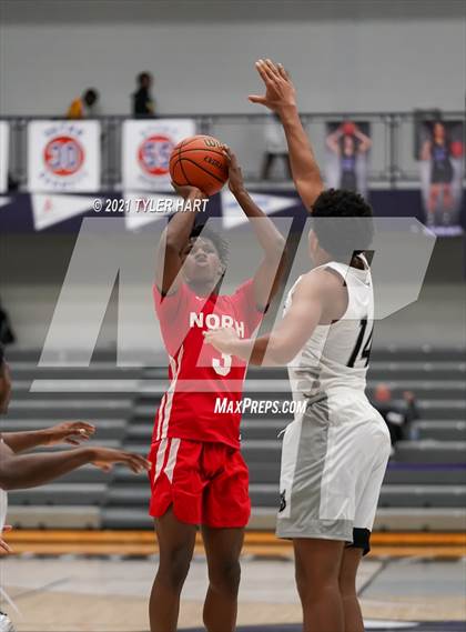 Thumbnail 3 in Hammond vs. Fort Wayne North Side (Sneakers for Santa Shootout) photogallery.