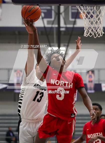Thumbnail 2 in Hammond vs. Fort Wayne North Side (Sneakers for Santa Shootout) photogallery.