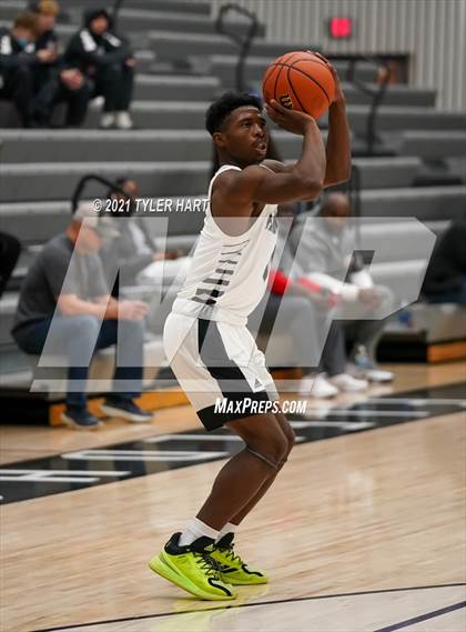 Thumbnail 2 in Hammond vs. Fort Wayne North Side (Sneakers for Santa Shootout) photogallery.