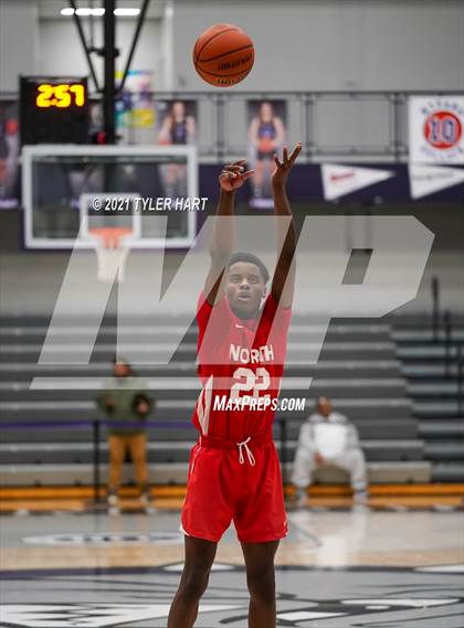 Thumbnail 2 in Hammond vs. Fort Wayne North Side (Sneakers for Santa Shootout) photogallery.