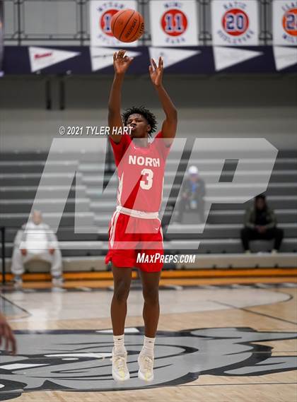 Thumbnail 3 in Hammond vs. Fort Wayne North Side (Sneakers for Santa Shootout) photogallery.