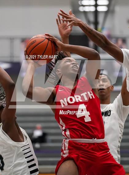 Thumbnail 2 in Hammond vs. Fort Wayne North Side (Sneakers for Santa Shootout) photogallery.