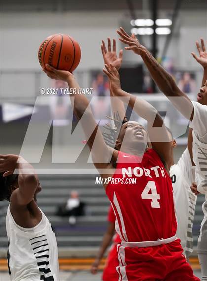 Thumbnail 3 in Hammond vs. Fort Wayne North Side (Sneakers for Santa Shootout) photogallery.