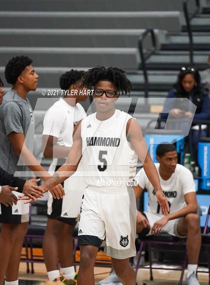 Thumbnail 2 in Hammond vs. Fort Wayne North Side (Sneakers for Santa Shootout) photogallery.