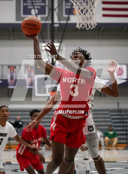 Thumbnail 3 in Hammond vs. Fort Wayne North Side (Sneakers for Santa Shootout) photogallery.