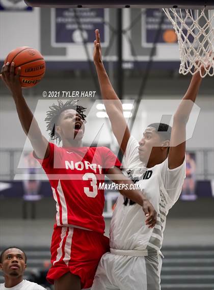 Thumbnail 3 in Hammond vs. Fort Wayne North Side (Sneakers for Santa Shootout) photogallery.