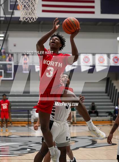 Thumbnail 1 in Hammond vs. Fort Wayne North Side (Sneakers for Santa Shootout) photogallery.