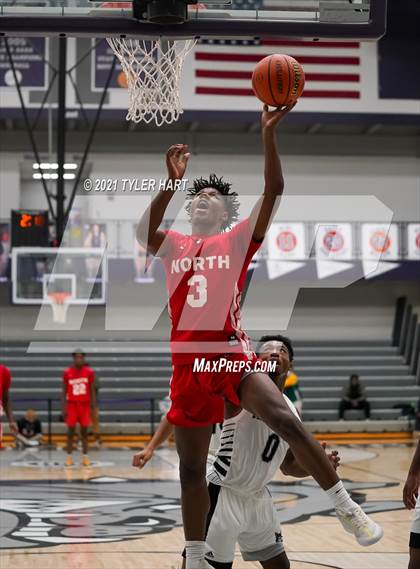 Thumbnail 3 in Hammond vs. Fort Wayne North Side (Sneakers for Santa Shootout) photogallery.