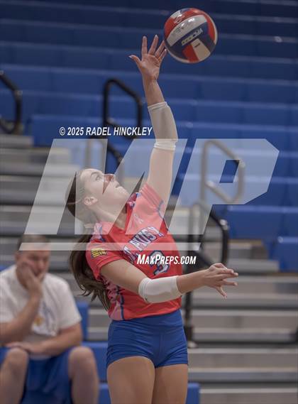 Thumbnail 3 in Fort Osage vs. St. Pius X (Grain Valley Invitational) photogallery.