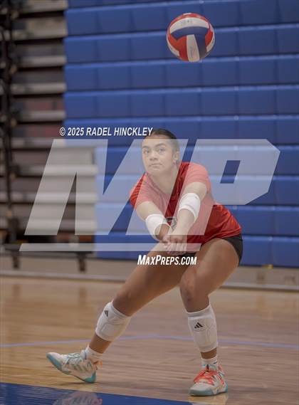 Thumbnail 2 in Fort Osage vs. St. Pius X (Grain Valley Invitational) photogallery.