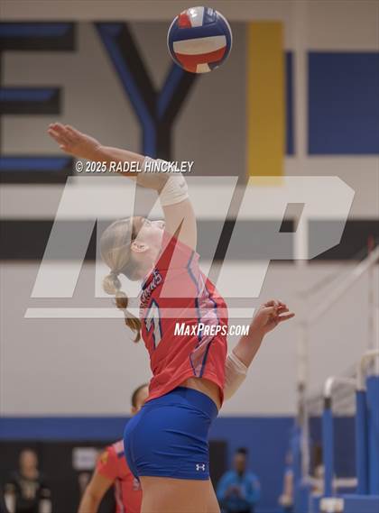 Thumbnail 3 in Fort Osage vs. St. Pius X (Grain Valley Invitational) photogallery.