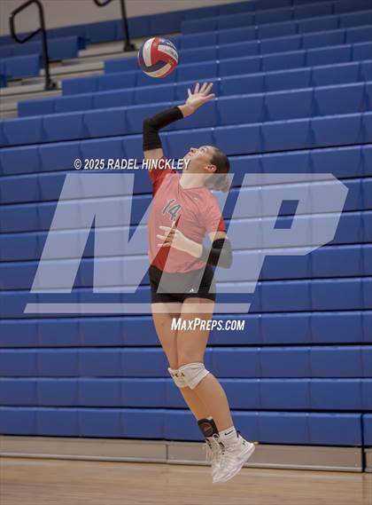 Thumbnail 1 in Fort Osage vs. St. Pius X (Grain Valley Invitational) photogallery.