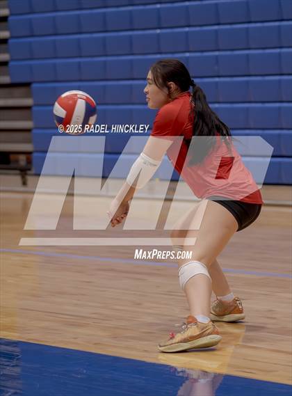 Thumbnail 1 in Fort Osage vs. St. Pius X (Grain Valley Invitational) photogallery.