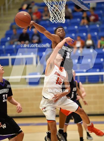 Thumbnail 3 in Warren vs Brandeis photogallery.