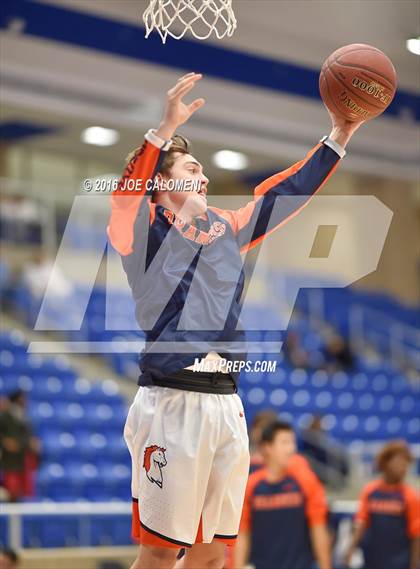Thumbnail 3 in Warren vs Brandeis photogallery.