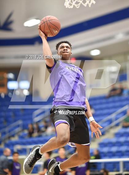 Thumbnail 1 in Warren vs Brandeis photogallery.