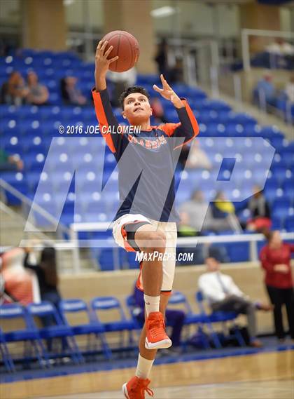 Thumbnail 3 in Warren vs Brandeis photogallery.