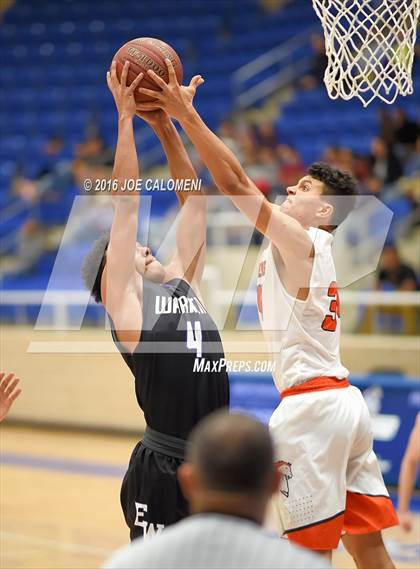 Thumbnail 2 in Warren vs Brandeis photogallery.