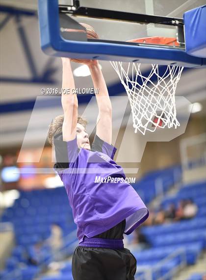 Thumbnail 2 in Warren vs Brandeis photogallery.