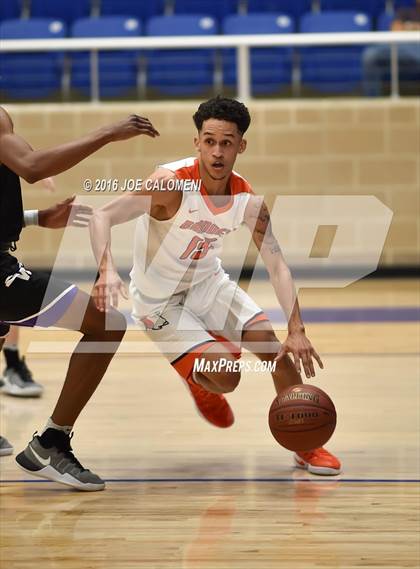 Thumbnail 1 in Warren vs Brandeis photogallery.