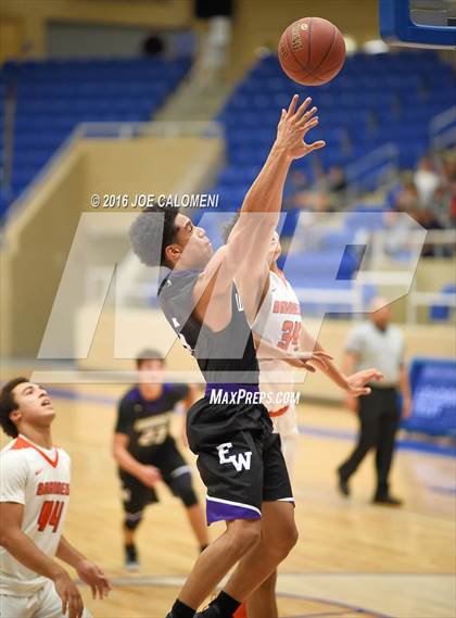 Thumbnail 3 in Warren vs Brandeis photogallery.