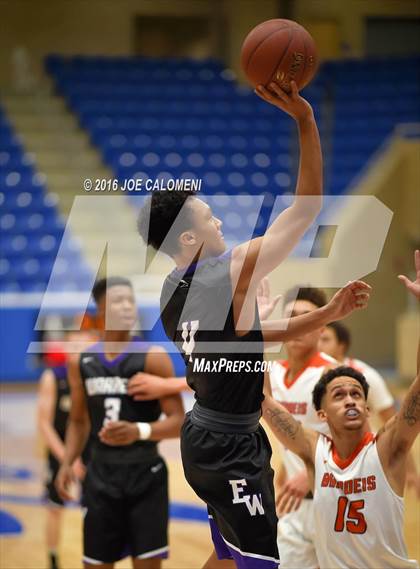 Thumbnail 3 in Warren vs Brandeis photogallery.