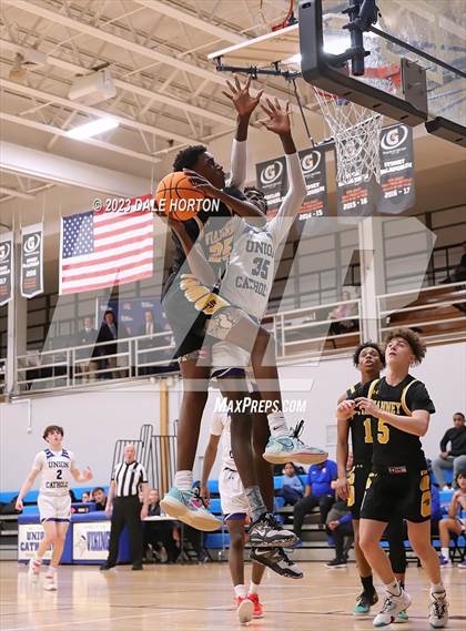 Thumbnail 2 in Union Catholic vs. St. John-Vianney photogallery.