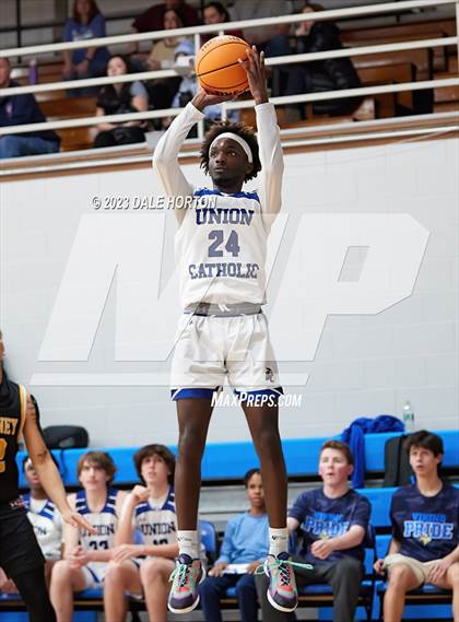 Thumbnail 2 in Union Catholic vs. St. John-Vianney photogallery.