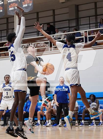 Thumbnail 2 in Union Catholic vs. St. John-Vianney photogallery.