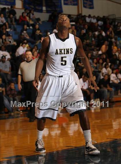 Thumbnail 2 in Akins vs. McNeil (5A Region 2 Bi-District Playoff) photogallery.